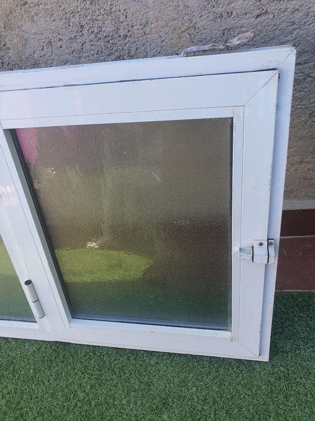 Ventana baño aluminio blanco