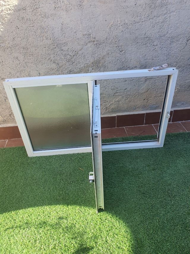 Ventana baño aluminio blanco