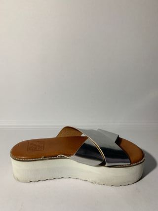 Sandalias mujer EMMSHU plataforma color plateado