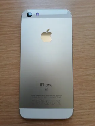 iPhone SE 2017 con cargador y cable originales
