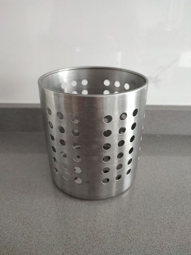 Cubertero Ikea de metal