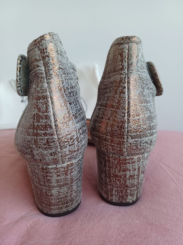 Sandalias cuero doradas CHIE MIHARA novia fiesta.