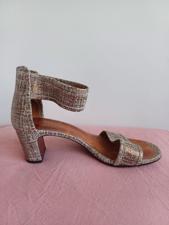 Sandalias cuero doradas CHIE MIHARA novia fiesta.