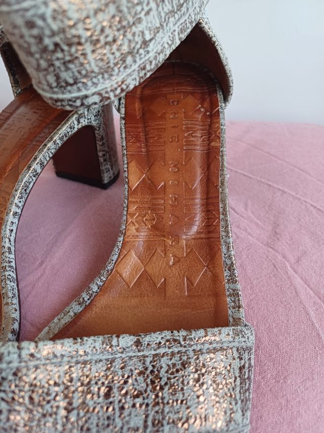 Sandalias cuero doradas CHIE MIHARA novia fiesta.