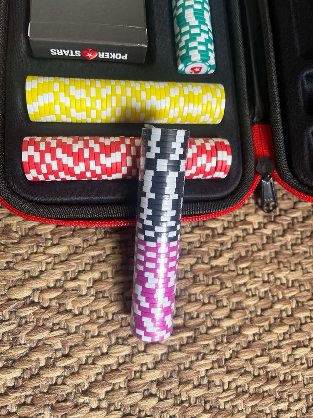 Maletín Poker Stars oficial minifichas.