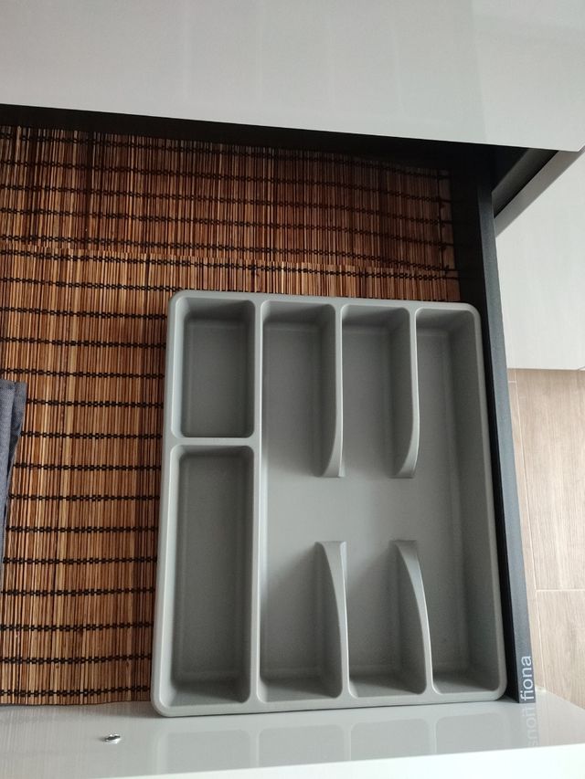 Cubertero gris Ikea - plástico