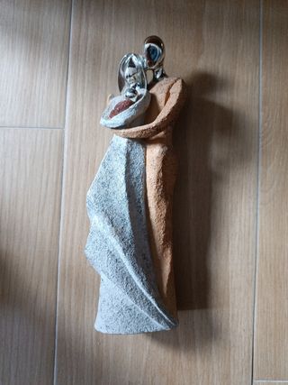 Estatua pareja con niño