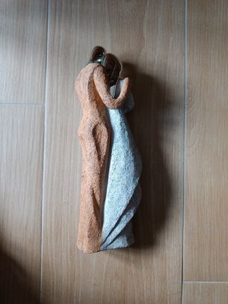 Estatua pareja con niño