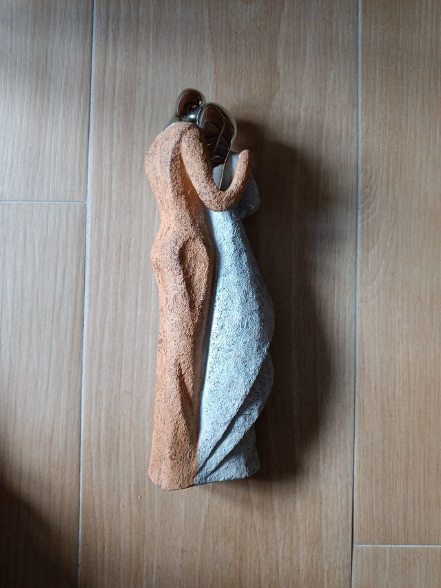 Estatua pareja con niño