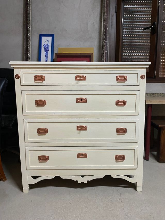 Cómoda blanco a la tiza 