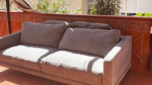 Sofa gris estilo moderno. Desenfundable y lavable 