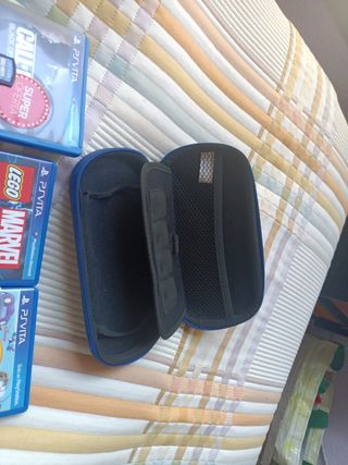 PS Vita (PlayStation Vita) negra + juegos
