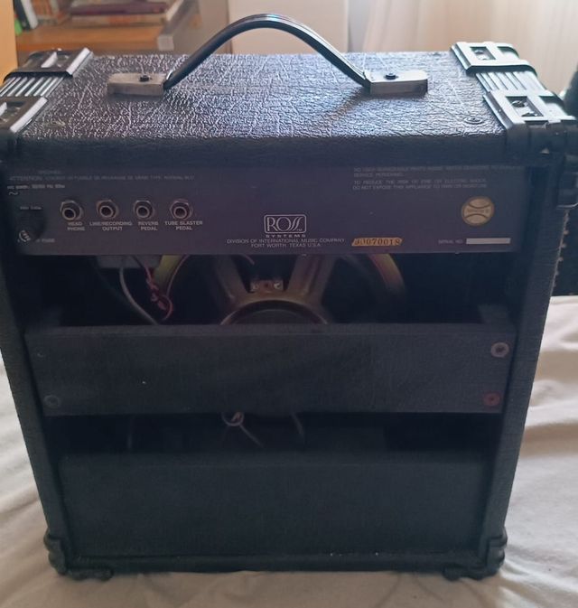 Amplificador guitarra Ross RGR 25