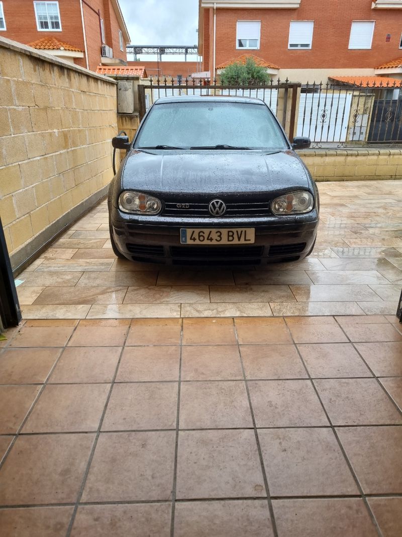 Volkswagen Golf 2002 - foto 1