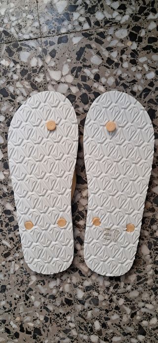 Chanclas Volcom - Beige y Blancas
