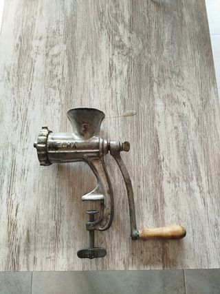 Picadora carne antigua Elma