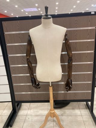 Maniquí hombre madera