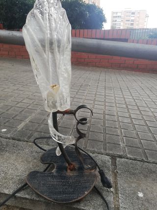 Lampara mesilla forja y cristal