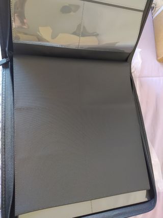 Álbum para sobres o cartas gradeadas, sin uso.