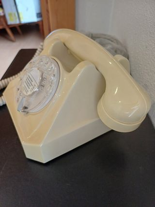 Telefono antiguo lmpecable vintage de mesa