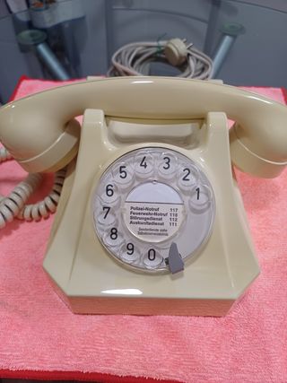 Telefono antiguo lmpecable vintage de mesa