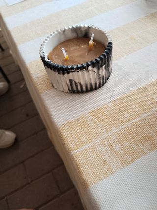 Velas en tarros cerámicos