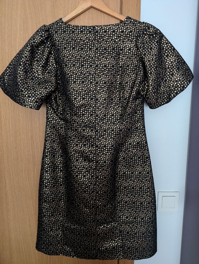 Vestido ligero de fiesta corto, negro y dorado