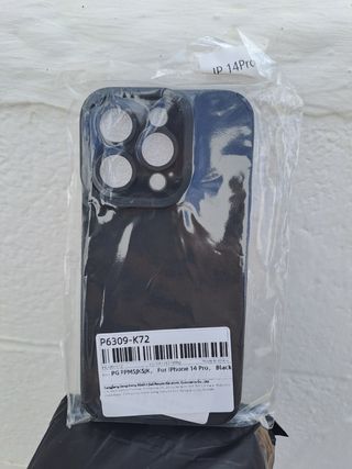 Funda negra iPhone 14 Pro y 4 protectores