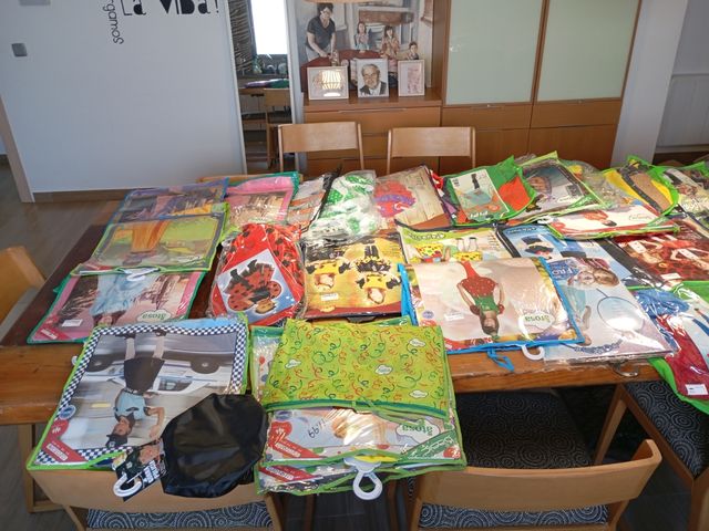 Lote 68 disfraces niños