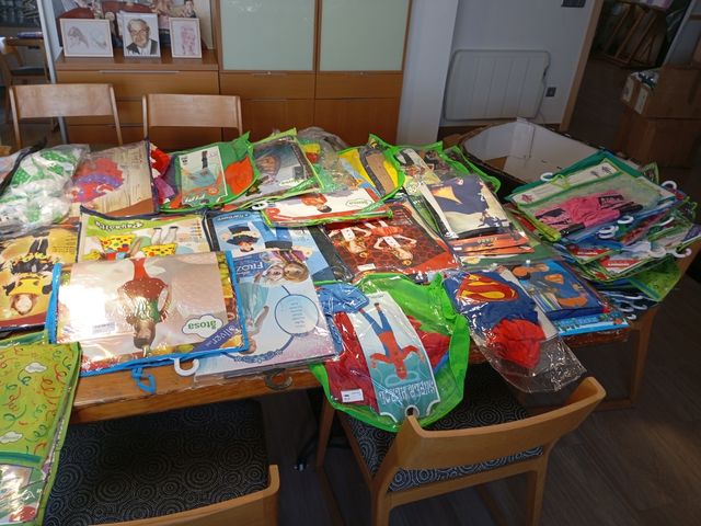 Lote 68 disfraces niños