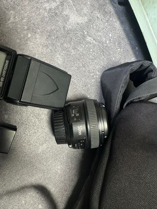 Nikon D3330  extras