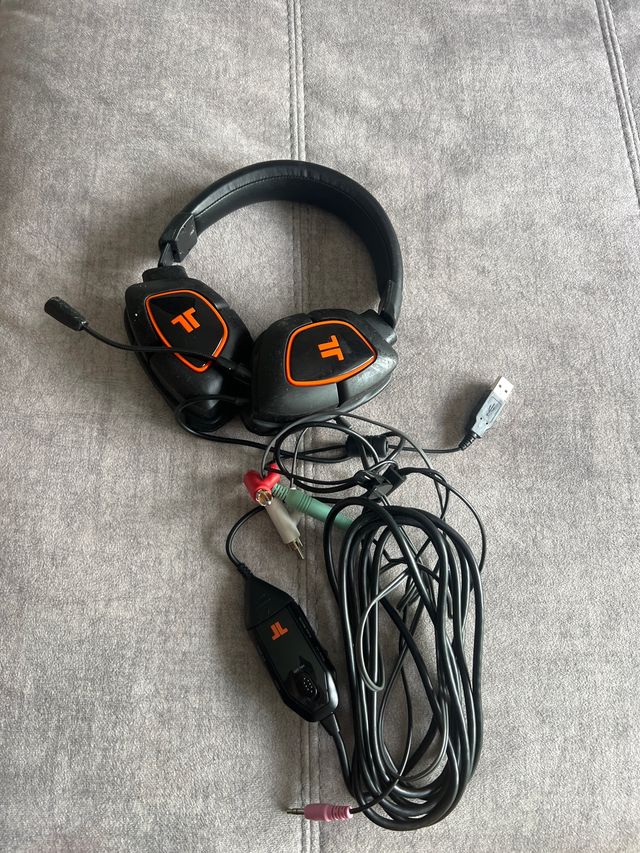 Cascos gaming Triton