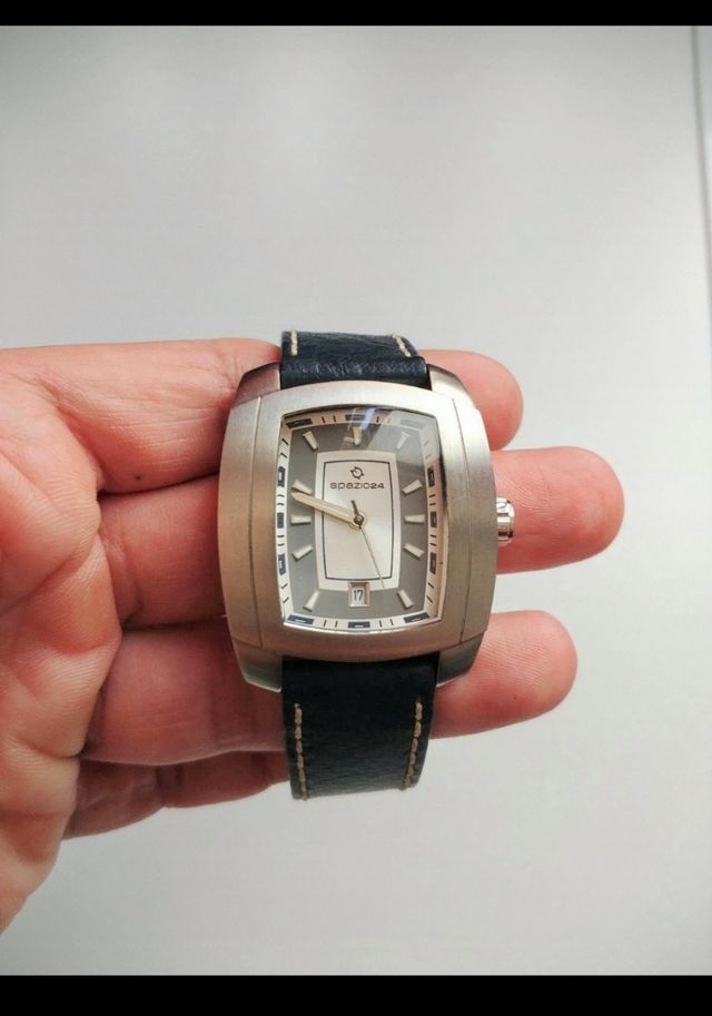 Orologio Spazio24 Elegante e Raffinato
