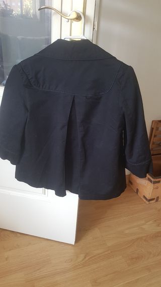 Chaqueta negra corta