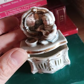 Figura de porcelana antigua – Estilo Capodimonte