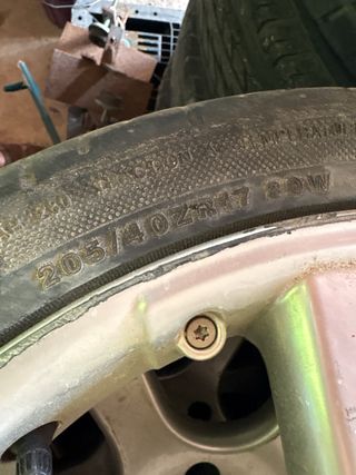Ruedas de aluminio 
205 40 17 