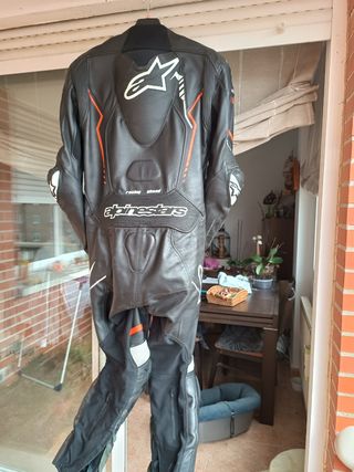 Mono Alpinestars GP Plus V2 - Talla 52
