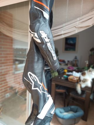 Mono Alpinestars GP Plus V2 - Talla 52