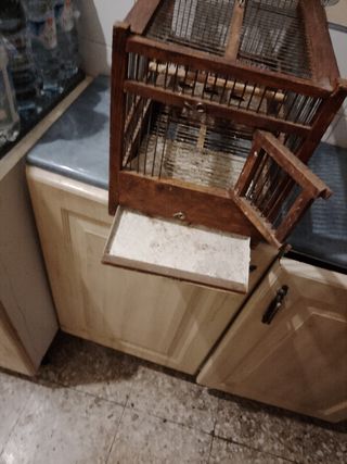 Jaula artesanal.en buen estado y poco uso.