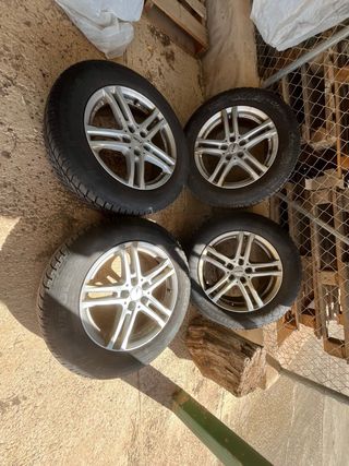 Vendo Neumaticos con llanta. R17 225/50.