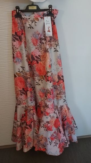 Falda flamenca con mantoncillo talla 36