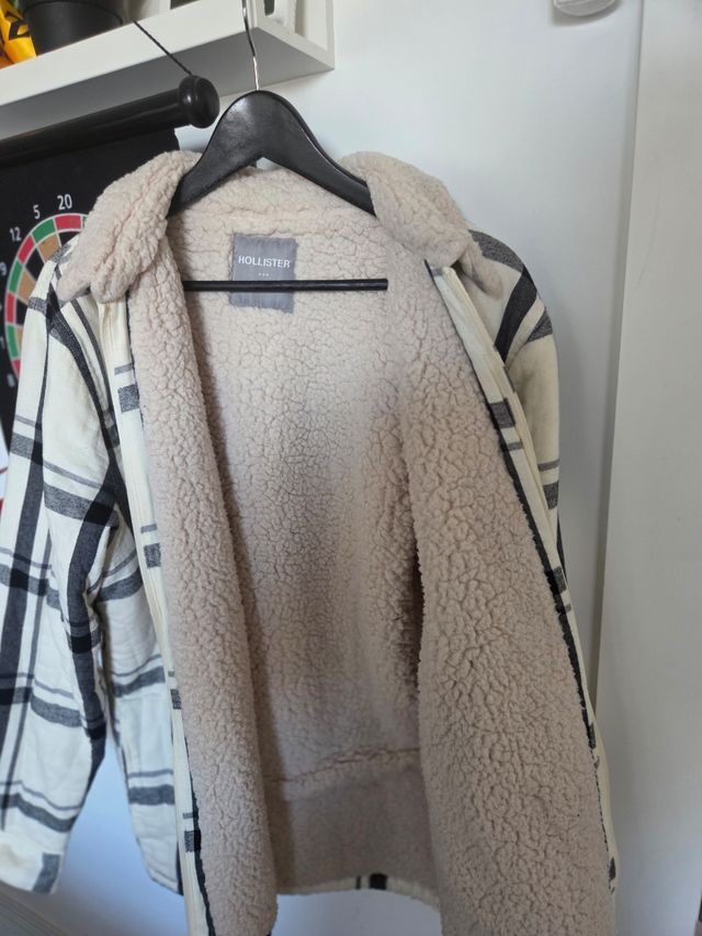 Cazadora Hollister