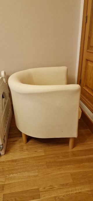 Butaca blanca - Cómoda