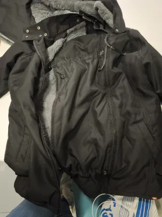 Abrigo Wombat negro talla L