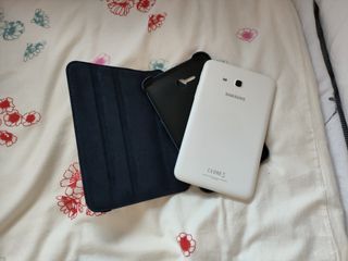 Samsung Galaxy Tab3 Lite y funda atril