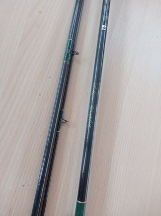 Caña de pesca a la inglesa de fibra de carbono.