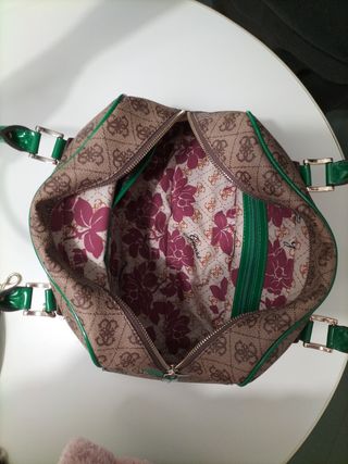 Bolso Guess Shiri marrón-verde