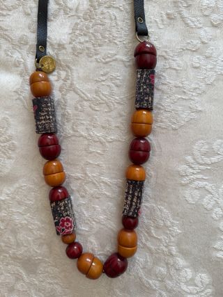 Collar Nice Things madera tela y piel
