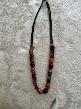 Collar Nice Things madera tela y piel
