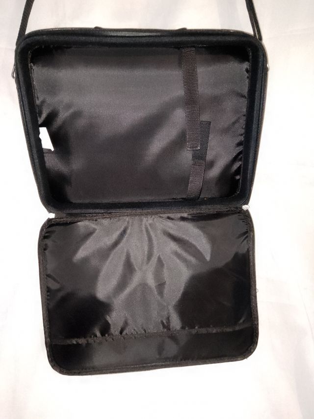 Maletín ordenador portátil.